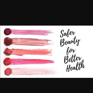 3 pack lip gloss in each red collector box